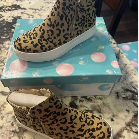 HUGE SALE!!! NEW Leopard Soda Sneaker Booties - Picture 4 of 4